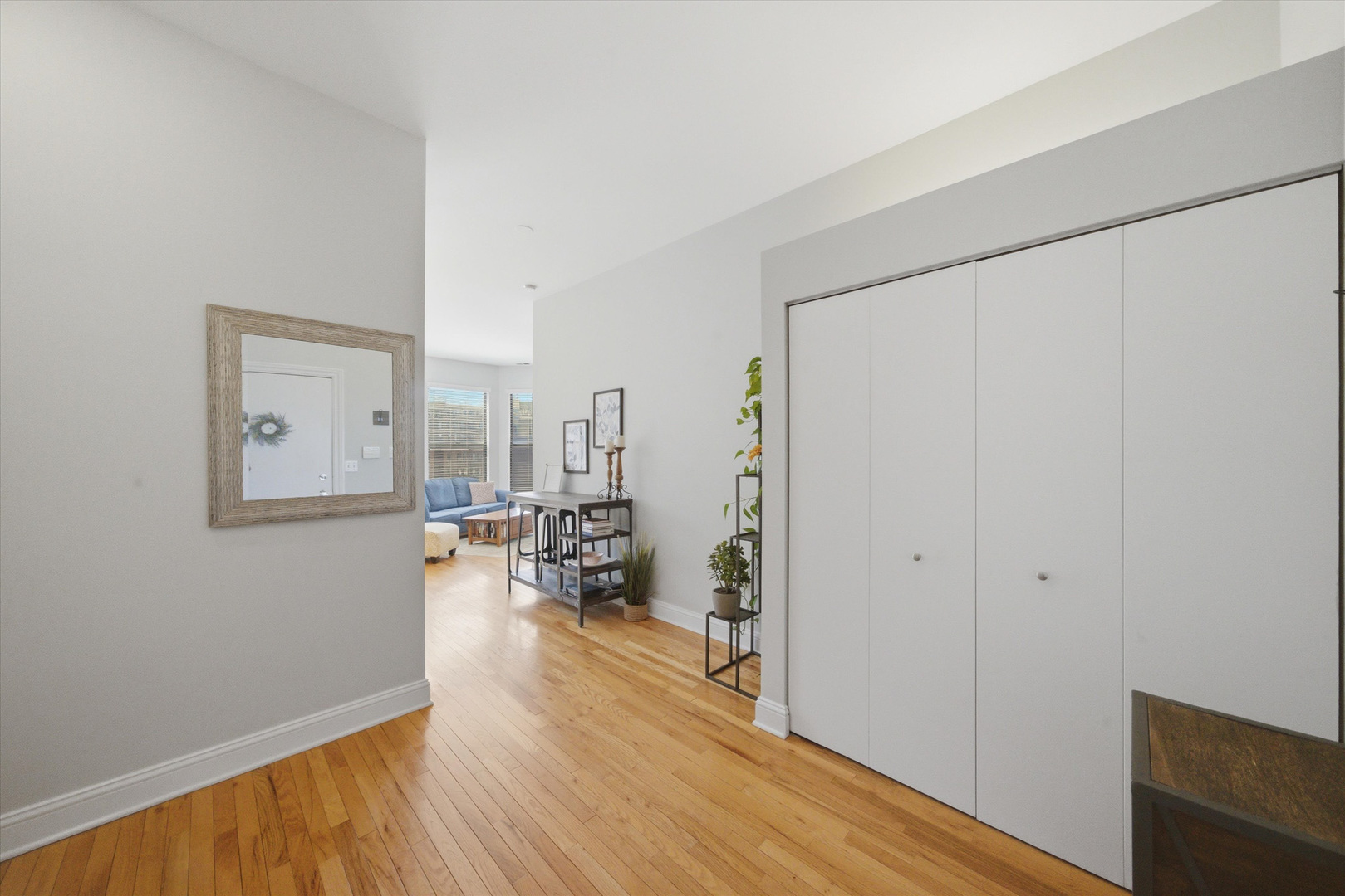 3175 N Lincoln Avenue Unit: 302