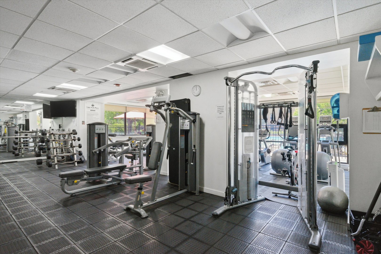 3930 N Pine Grove Avenue Unit: 316