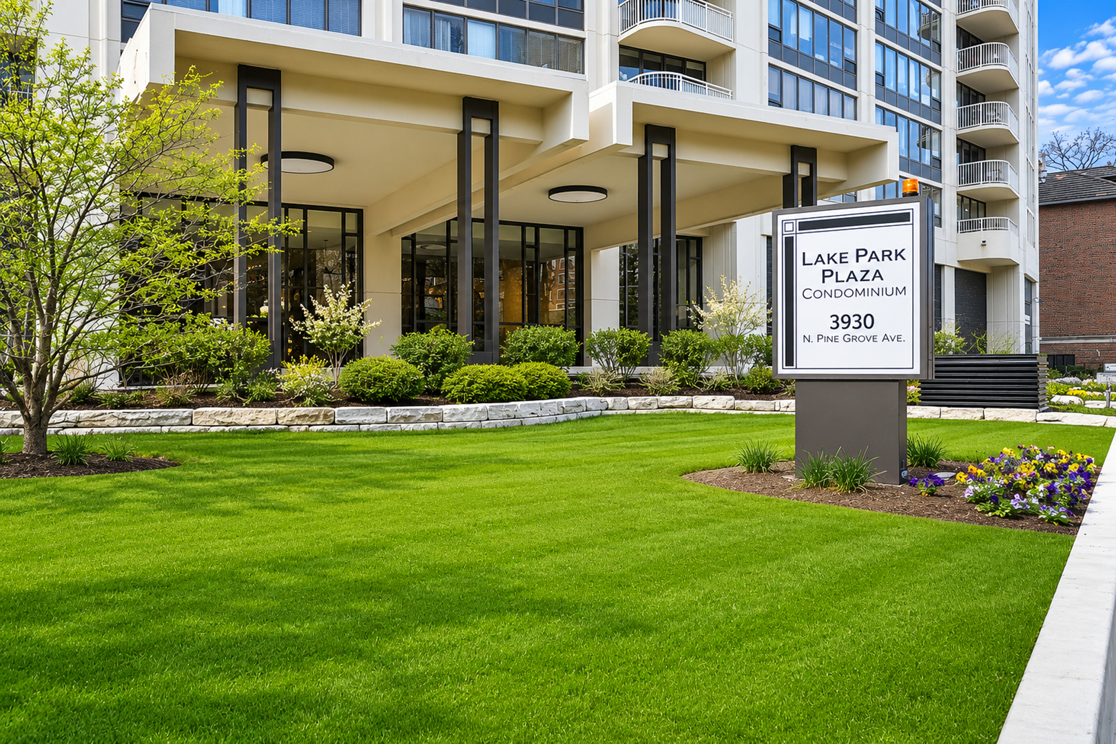 3930 N Pine Grove Avenue Unit: 316