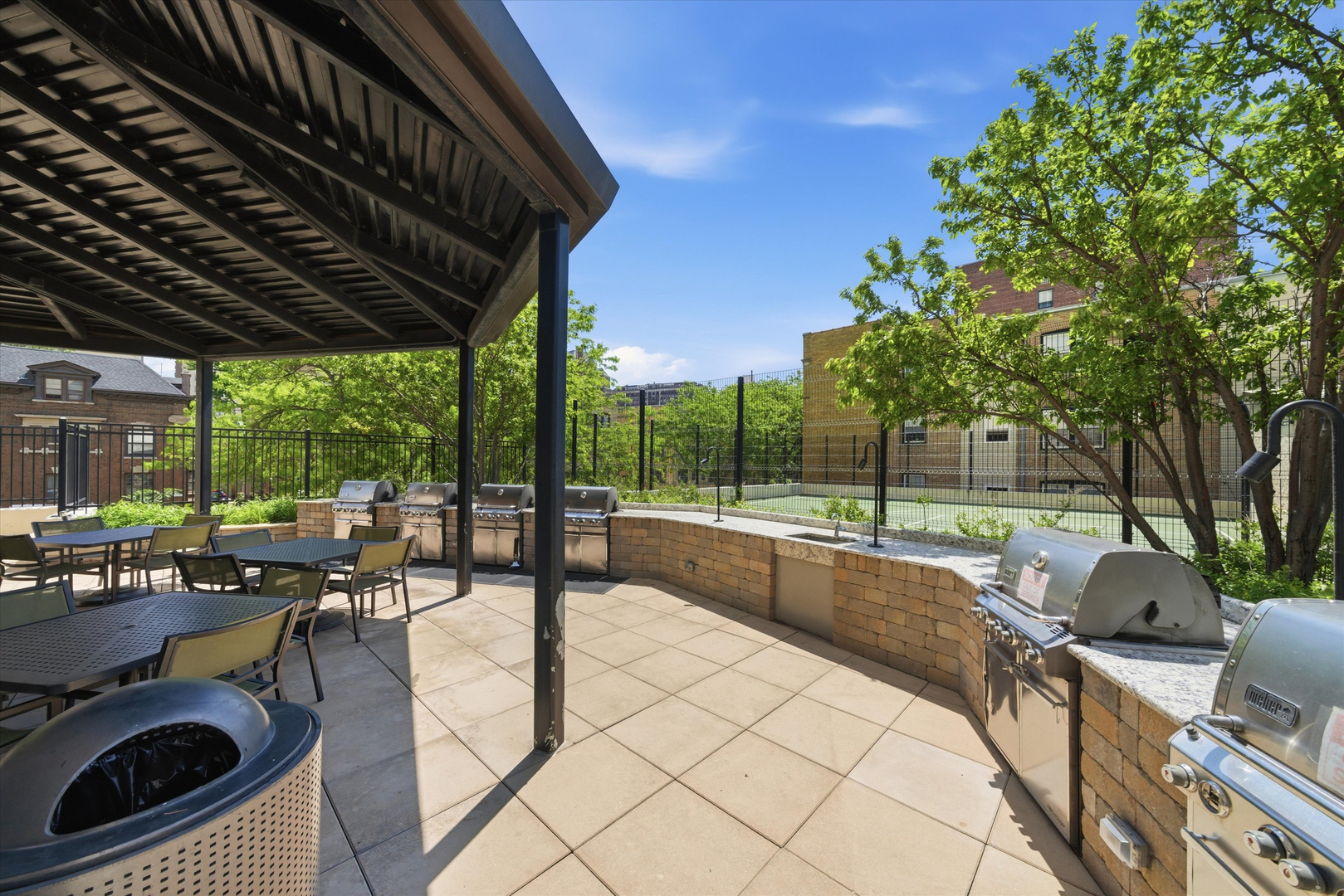 3930 N Pine Grove Avenue Unit: 316
