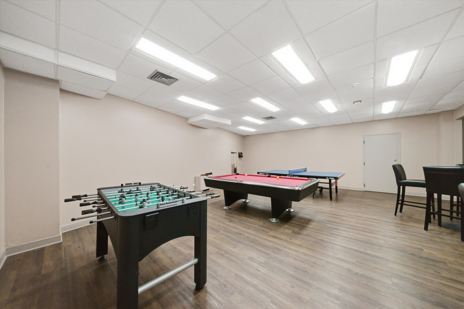 3930 N Pine Grove Avenue Unit: 316