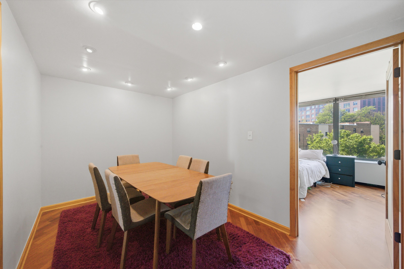 3930 N Pine Grove Avenue Unit: 316