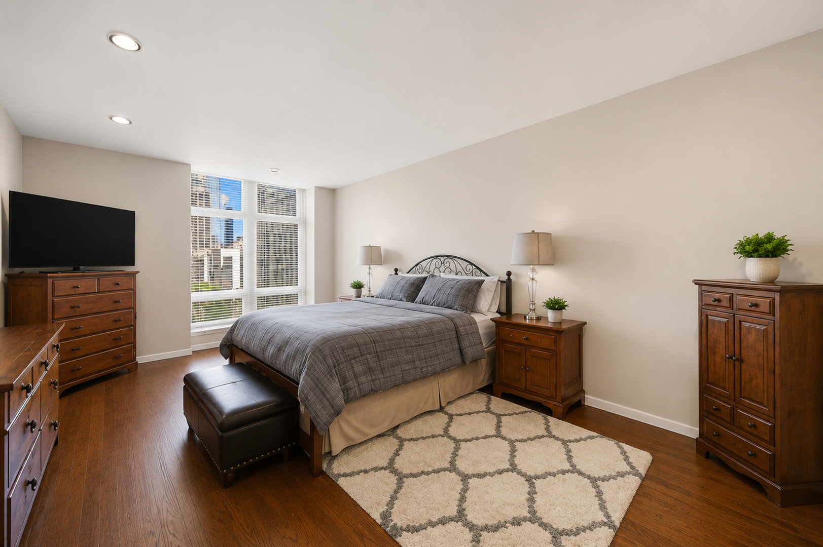 680 N Lake Shore Drive Unit: 822