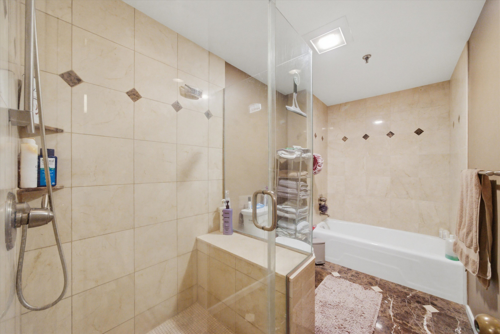 680 N Lake Shore Drive Unit: 822