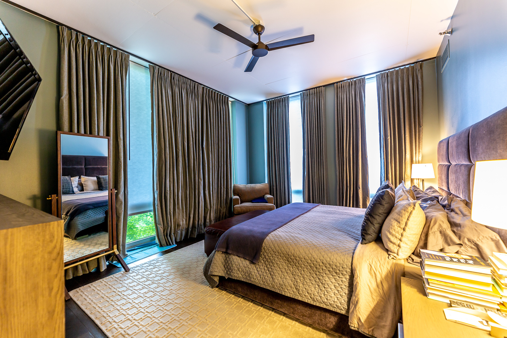 720 N Larrabee Street Unit: 203