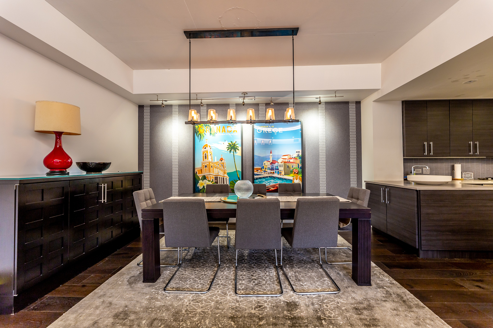 720 N Larrabee Street Unit: 203
