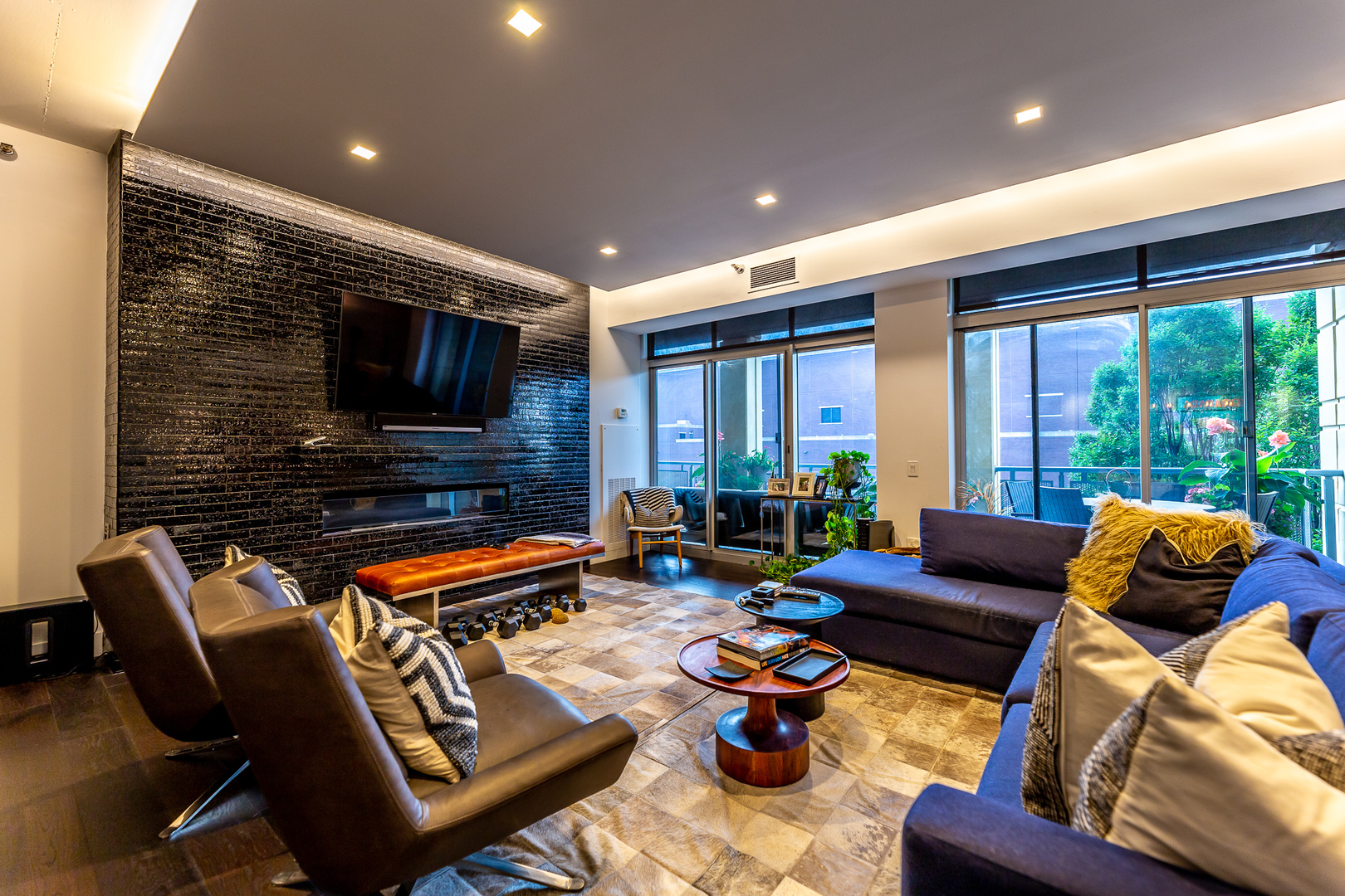 720 N Larrabee Street Unit: 203