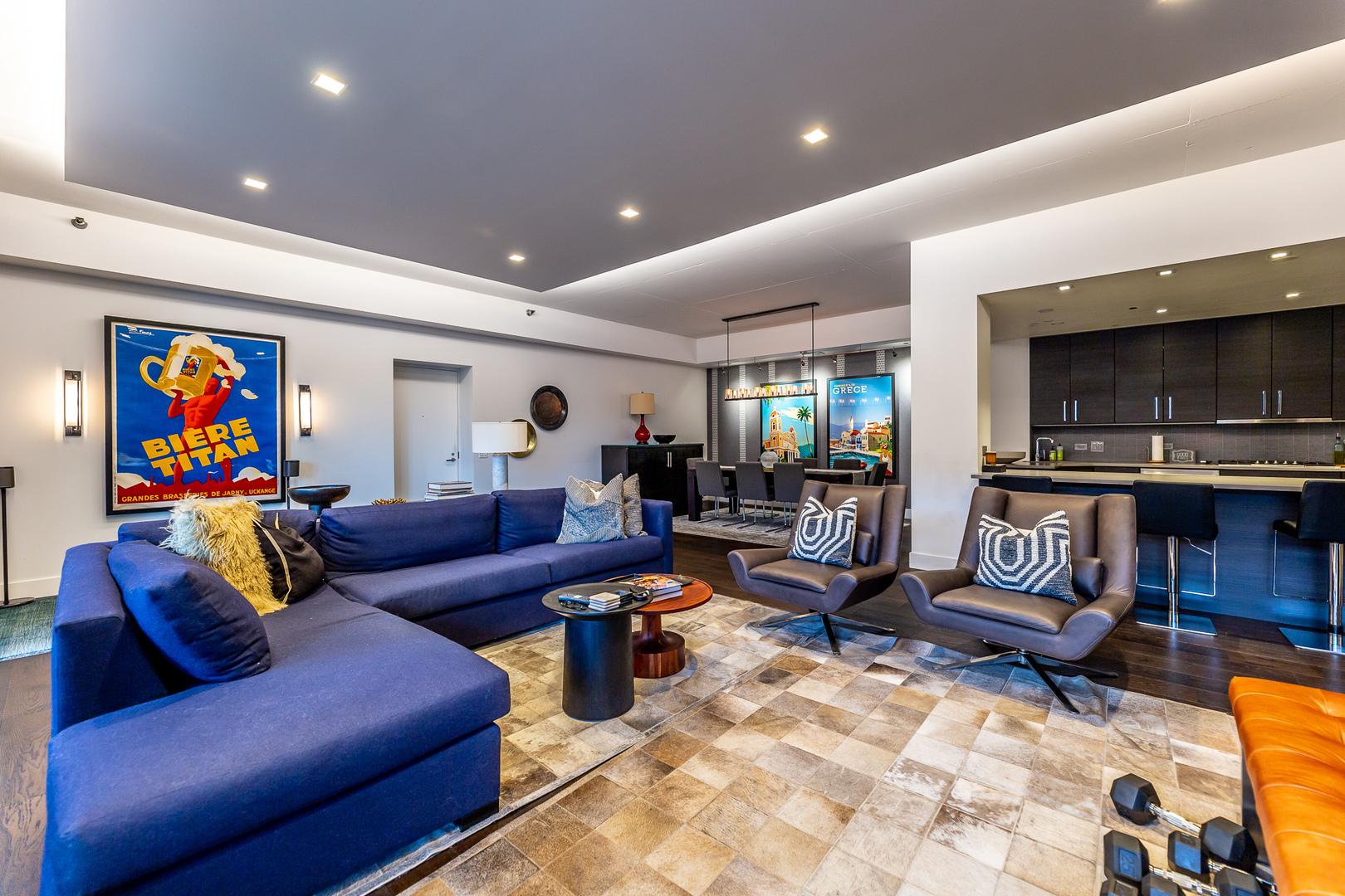720 N Larrabee Street Unit: 203