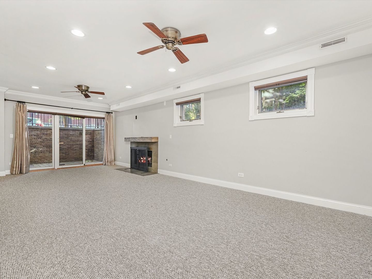 2430 W Iowa Street Unit: 1
