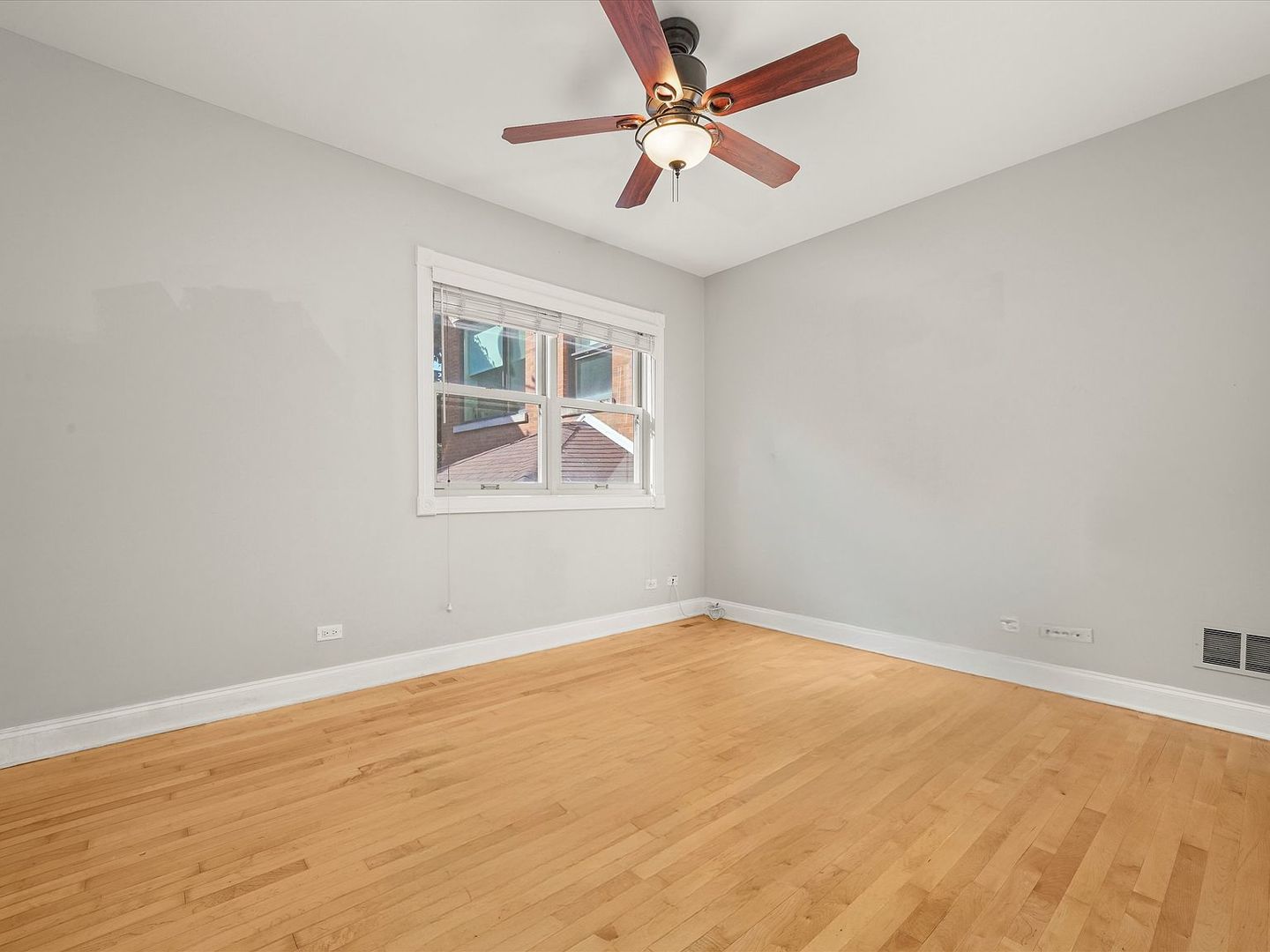 2430 W Iowa Street Unit: 1