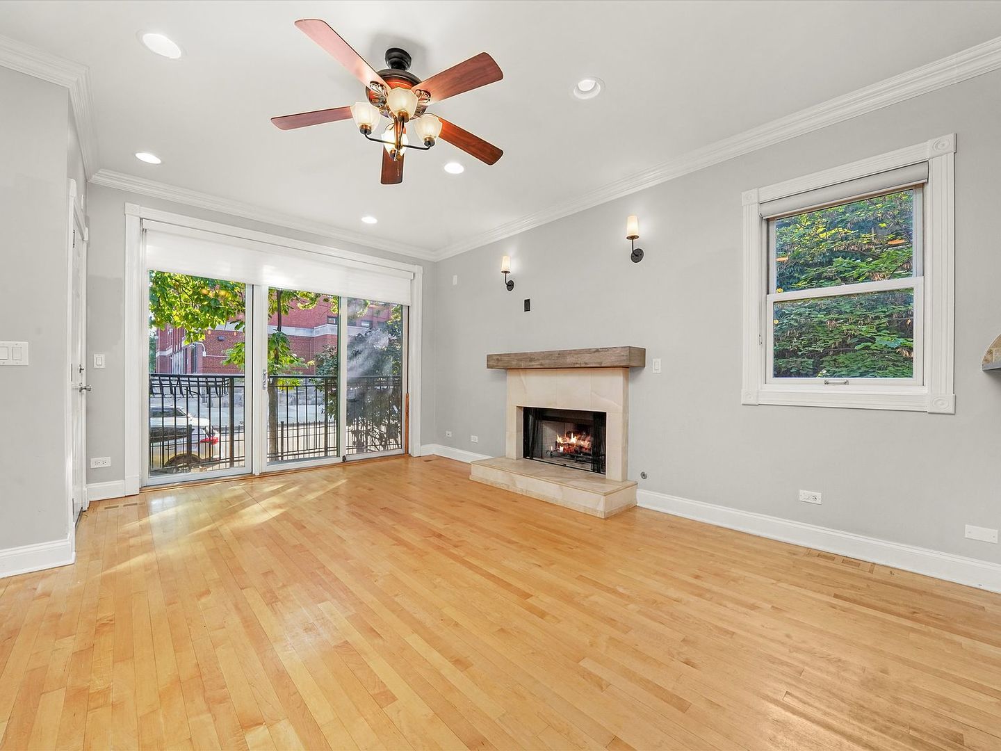 2430 W Iowa Street Unit: 1