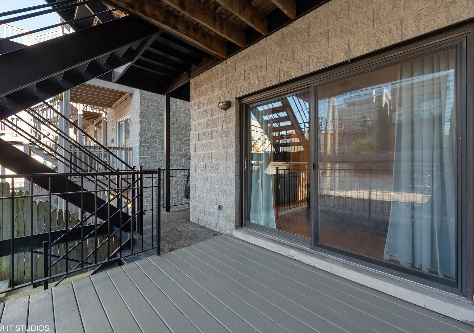 2430 W Iowa Street Unit: 1