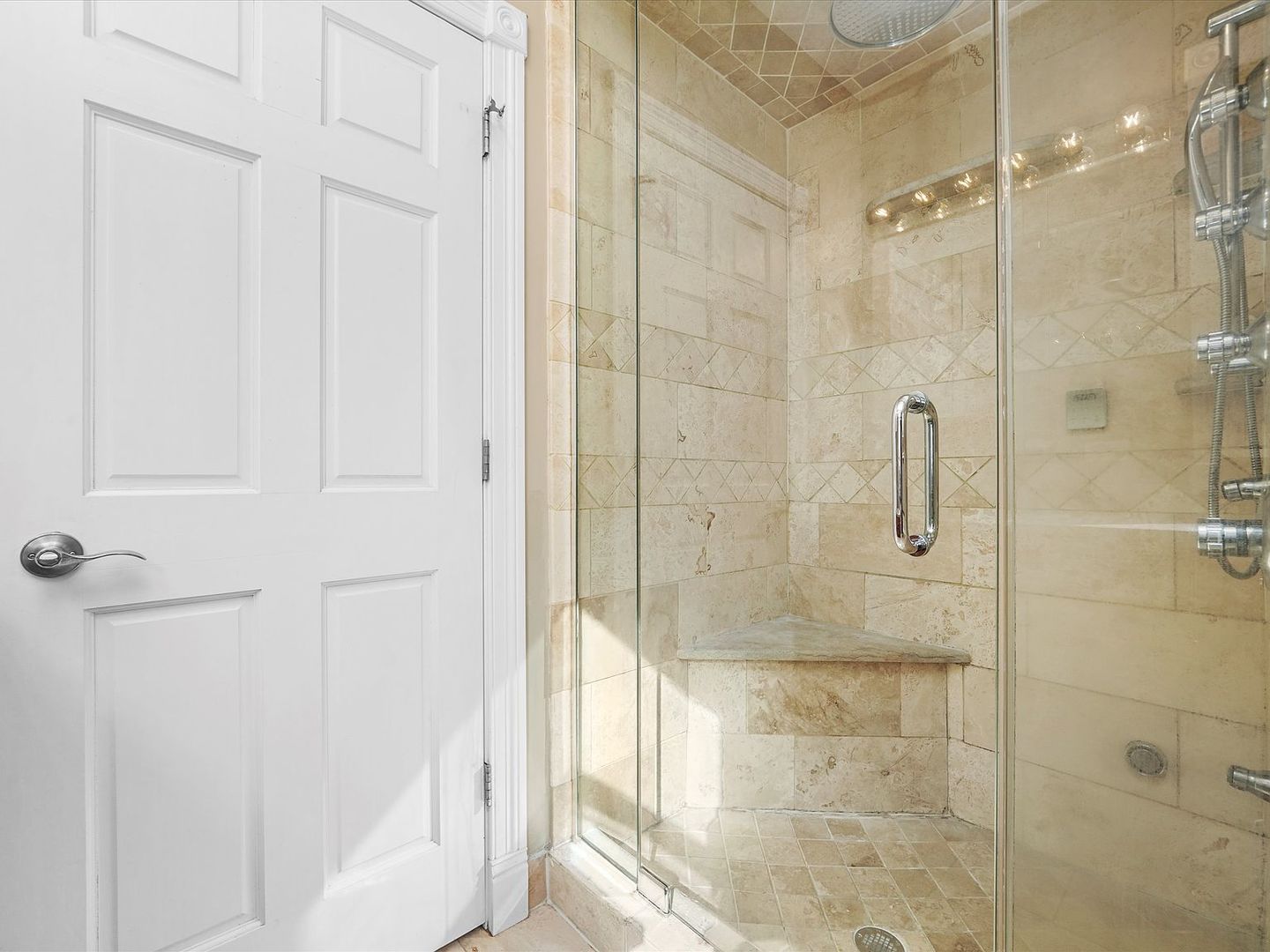 2430 W Iowa Street Unit: 1