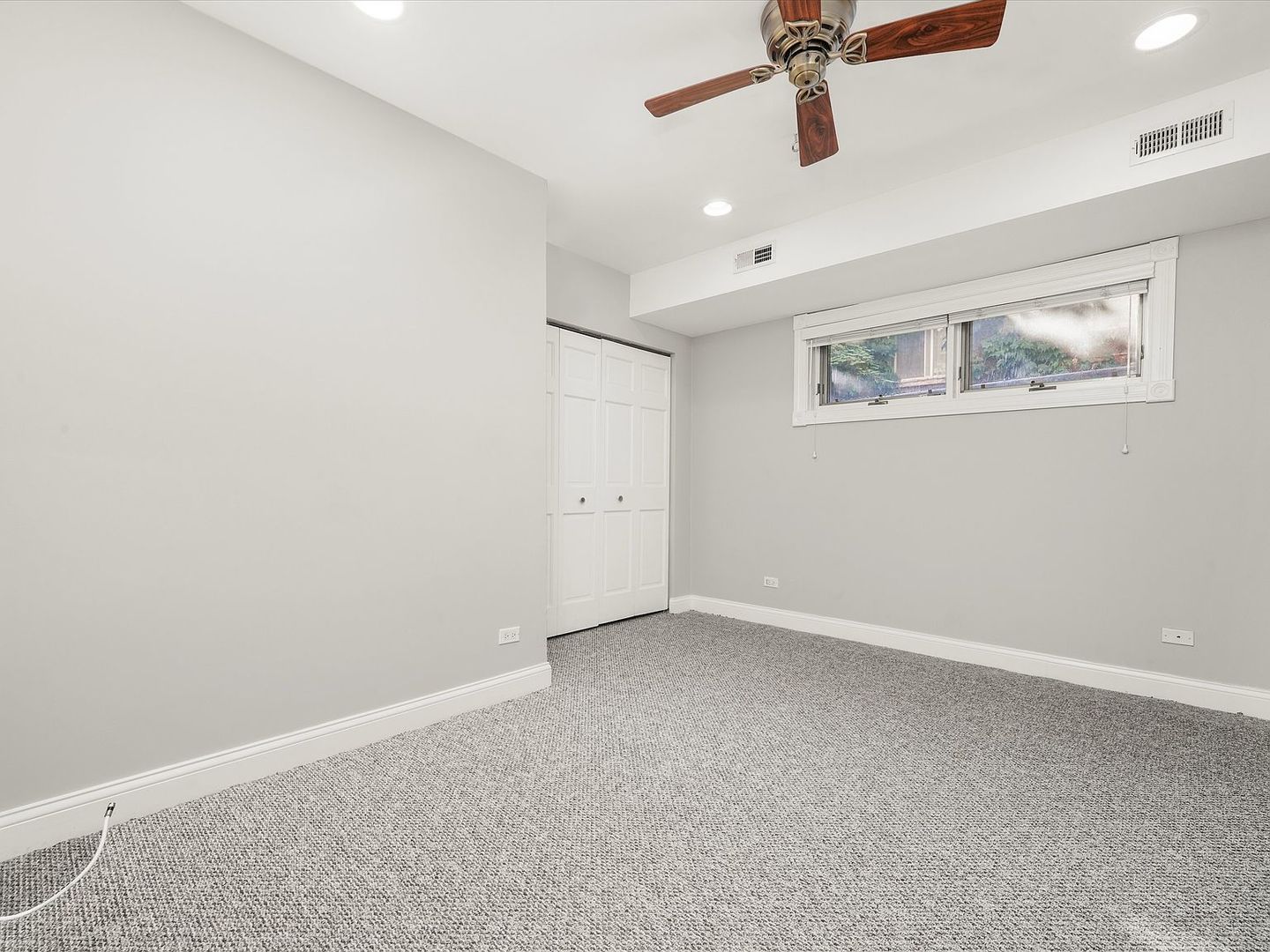2430 W Iowa Street Unit: 1