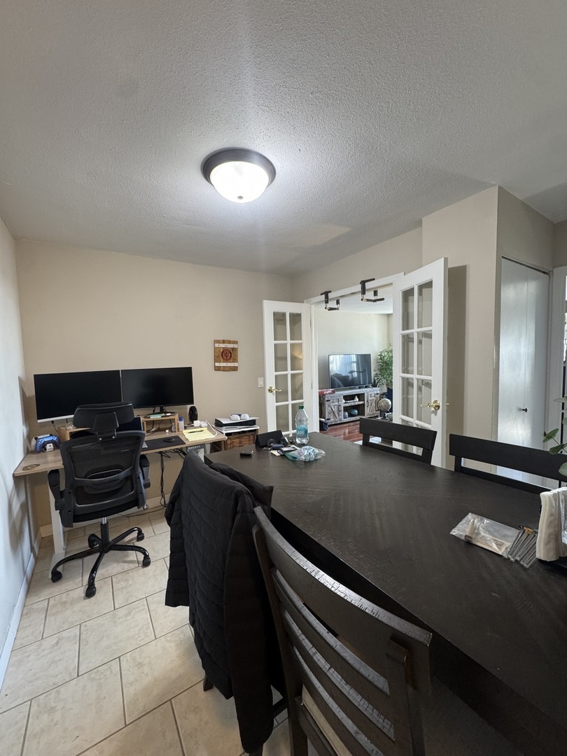 2740 N Pine Grove Avenue Unit: 17B