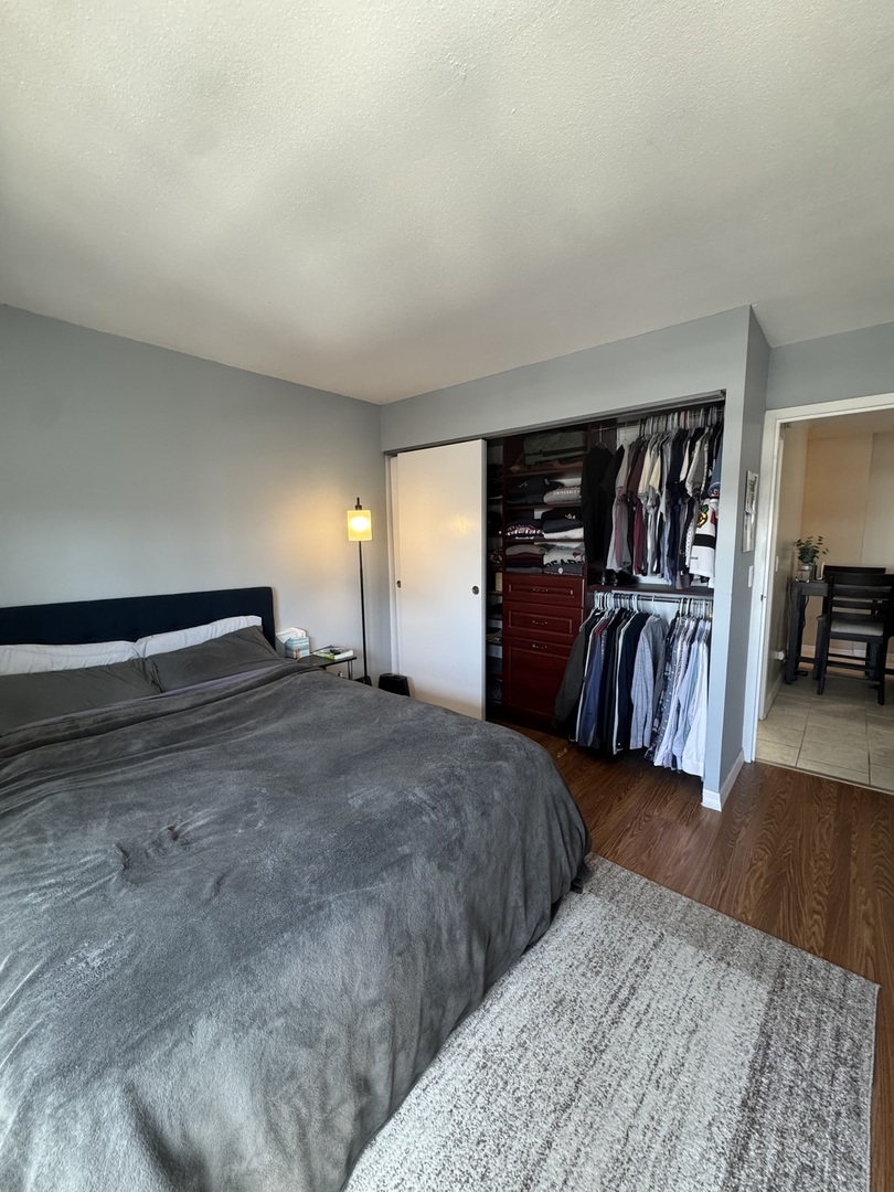 2740 N Pine Grove Avenue Unit: 17B
