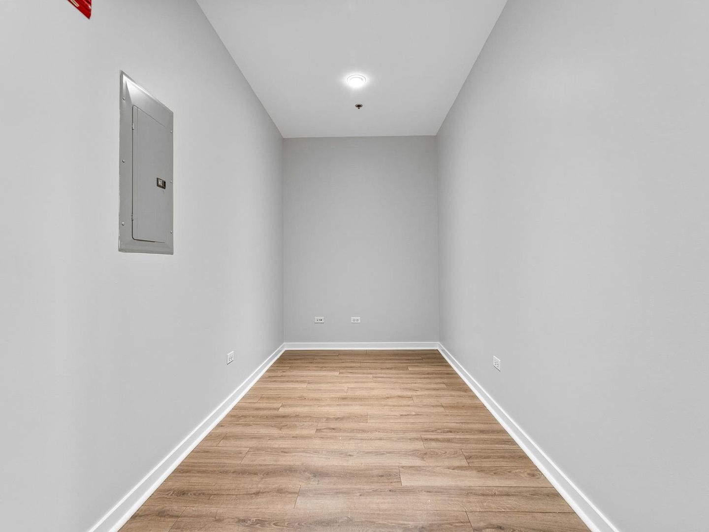 653 N Kingsbury Street Unit: 2004