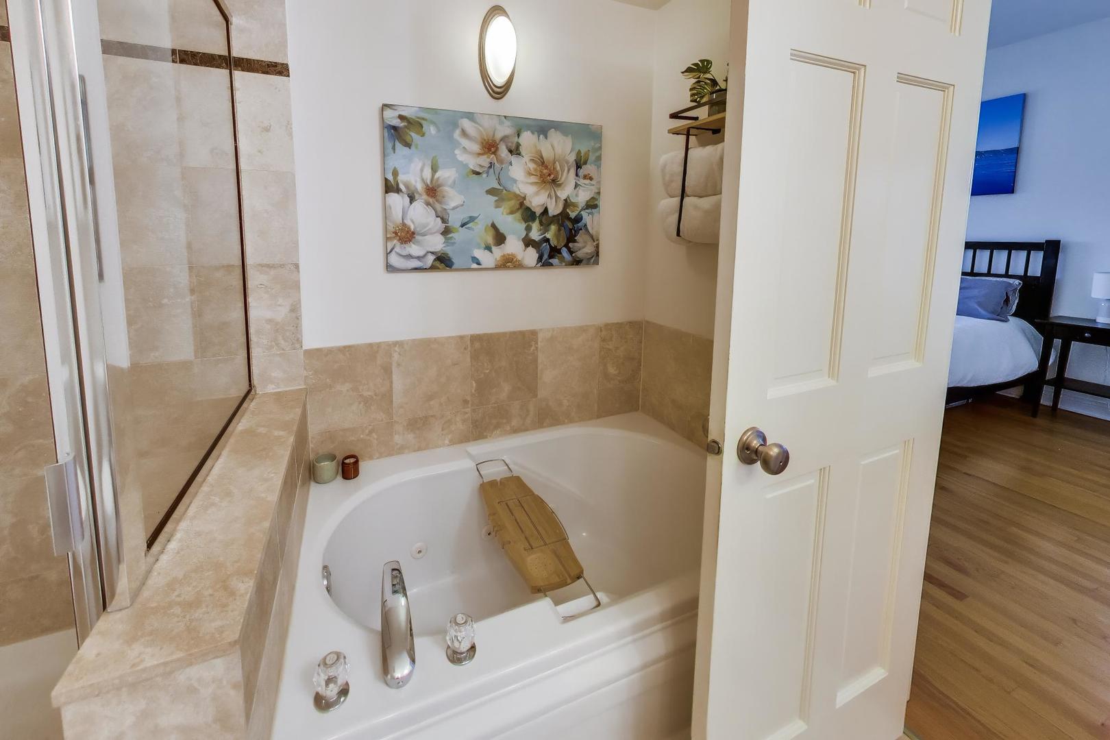 930 W Cuyler Avenue Unit: 2R
