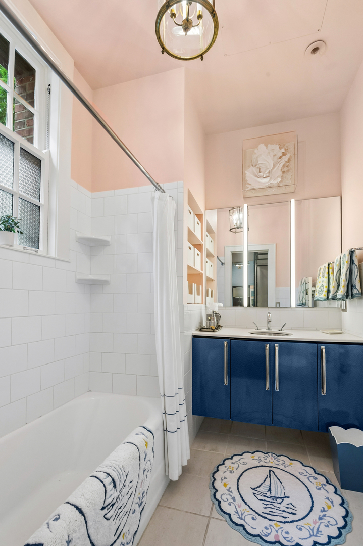 1120 N Lake Shore Drive Unit: 1B
