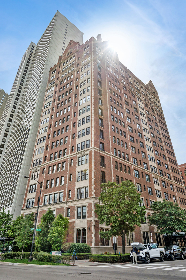1120 N Lake Shore Drive Unit: 1B