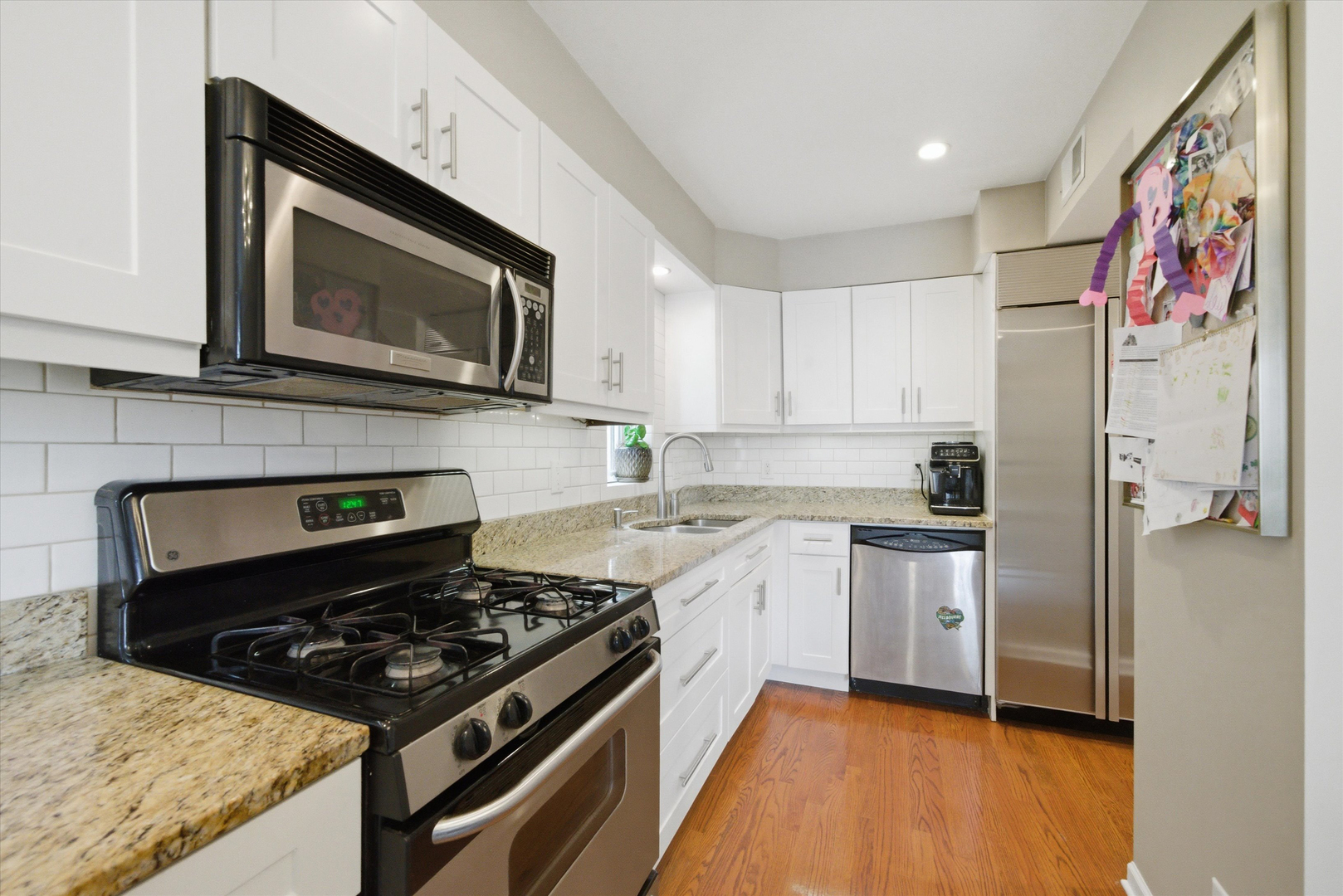 3759 N Kenmore Avenue Unit: H