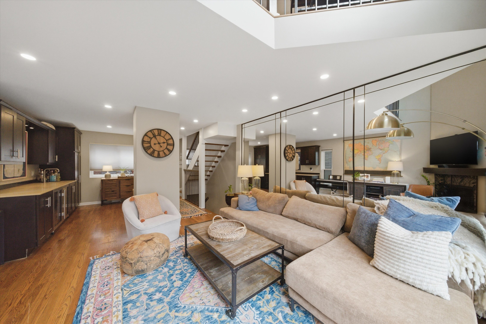 3759 N Kenmore Avenue Unit: H