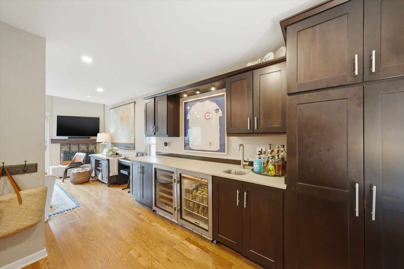 3759 N Kenmore Avenue Unit: H