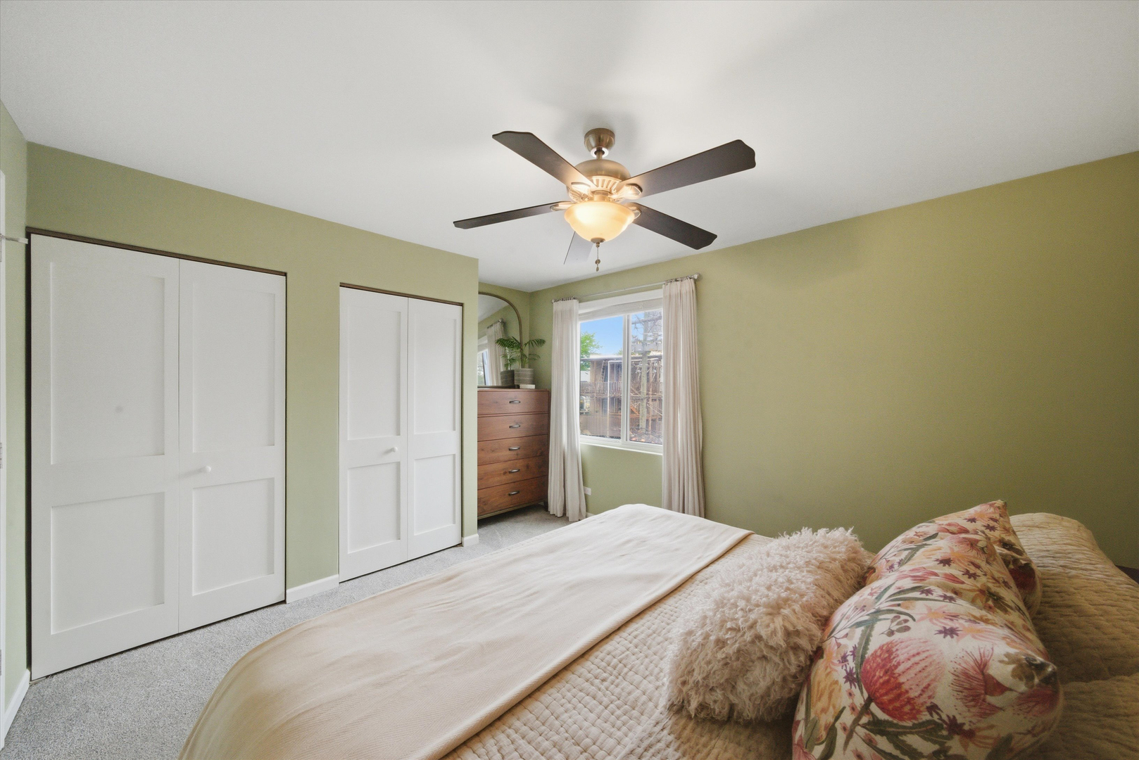 3759 N Kenmore Avenue Unit: H
