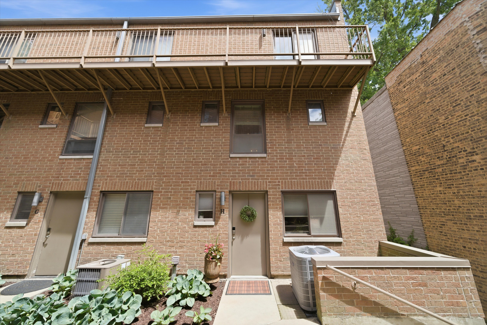 3759 N Kenmore Avenue Unit: H