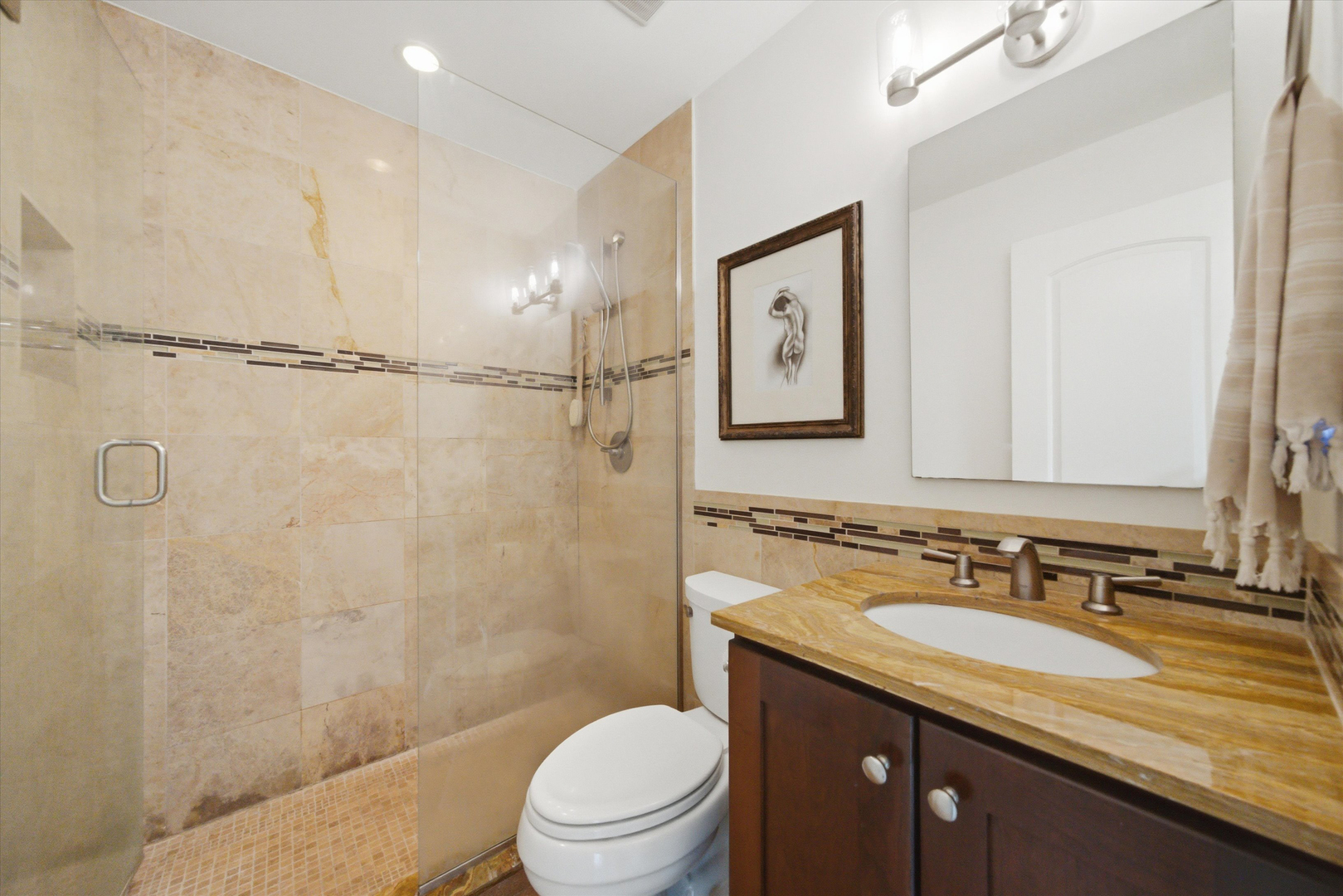 3759 N Kenmore Avenue Unit: H