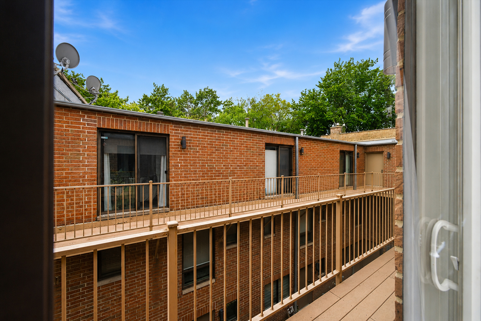 3759 N Kenmore Avenue Unit: H
