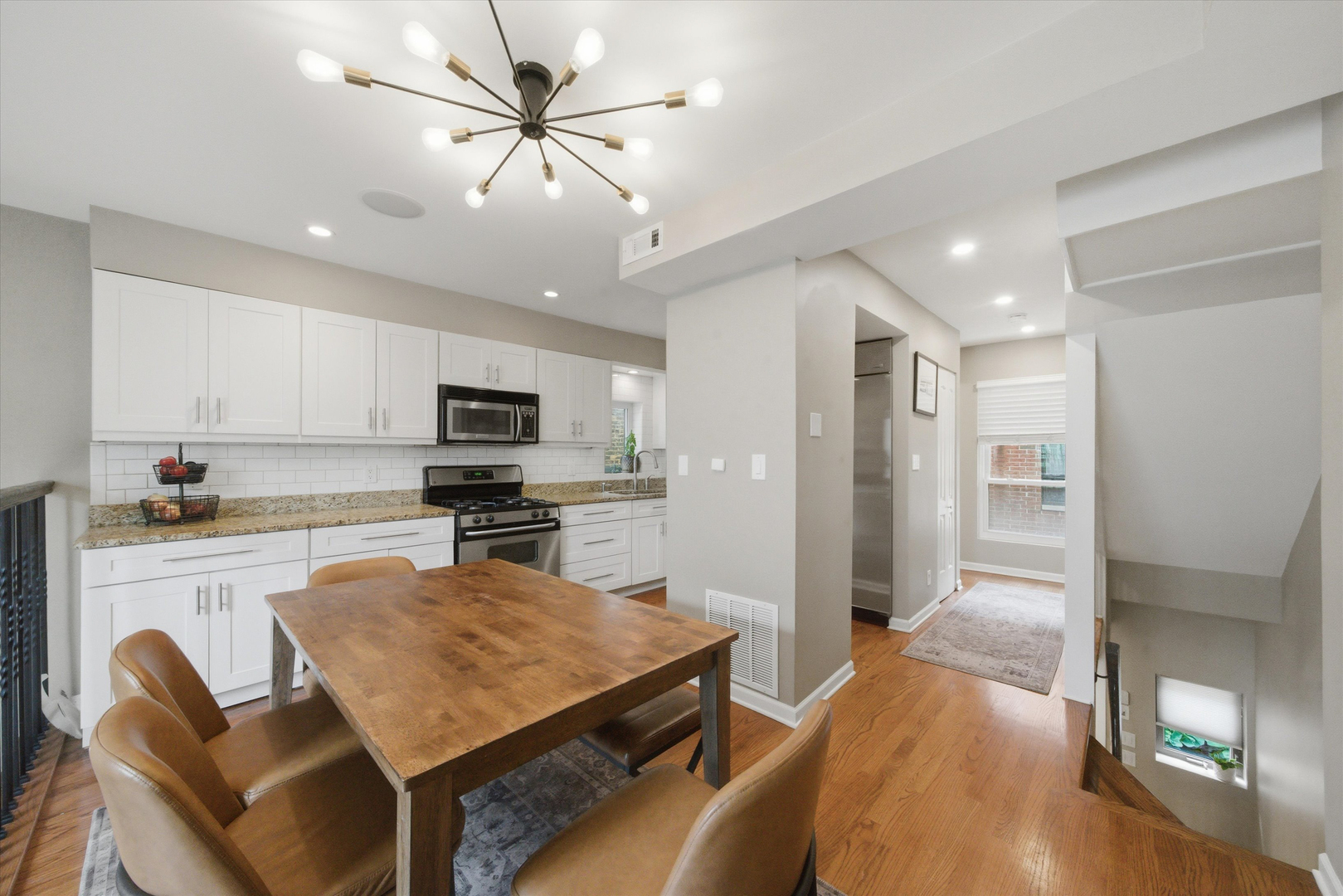 3759 N Kenmore Avenue Unit: H
