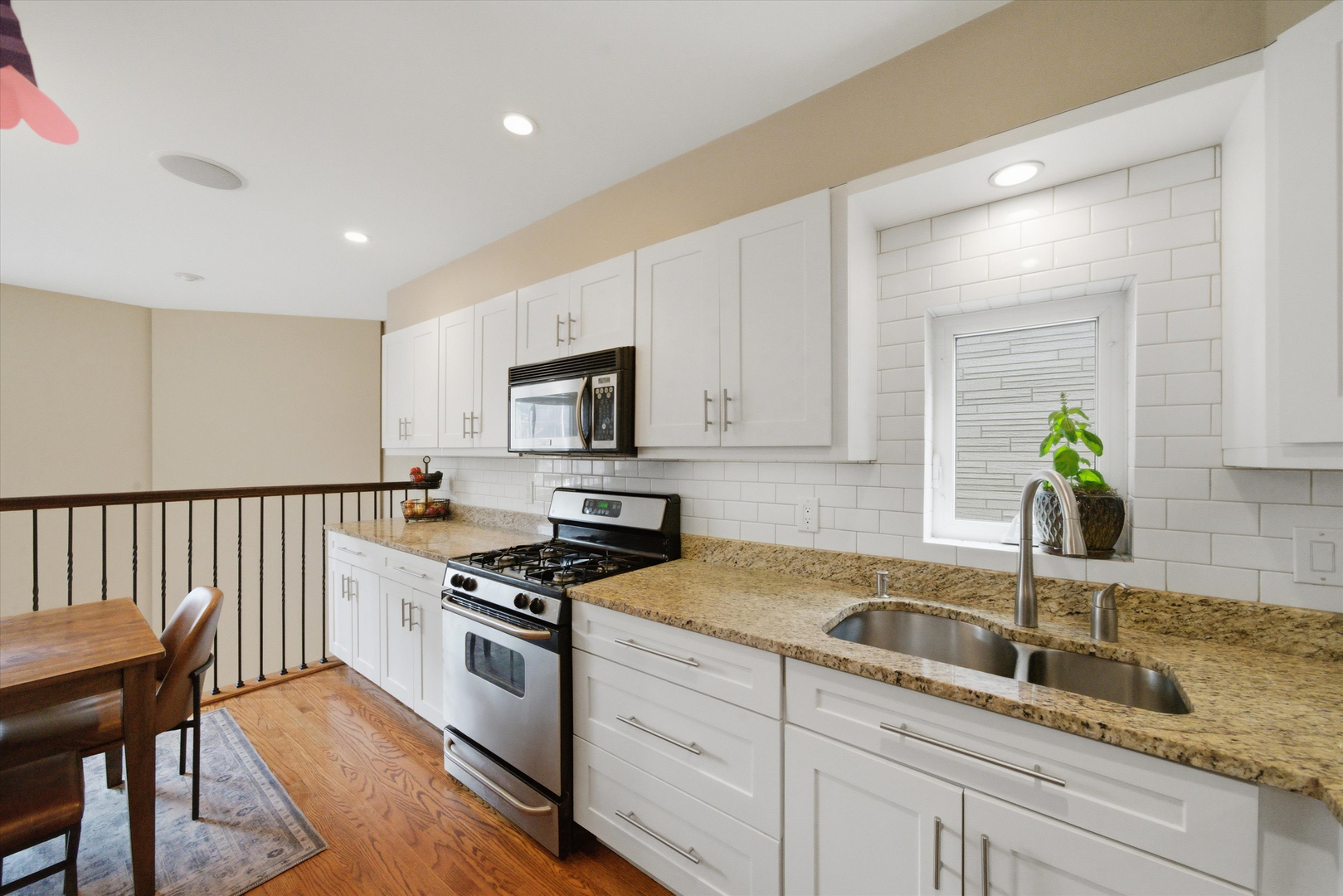3759 N Kenmore Avenue Unit: H