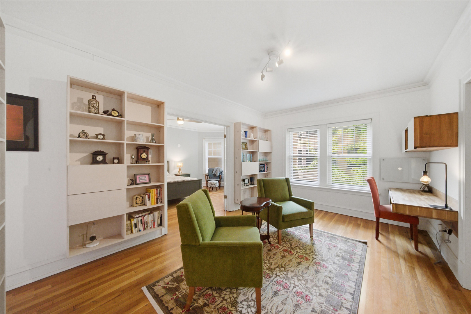 1425 W Summerdale Avenue Unit: 2AB