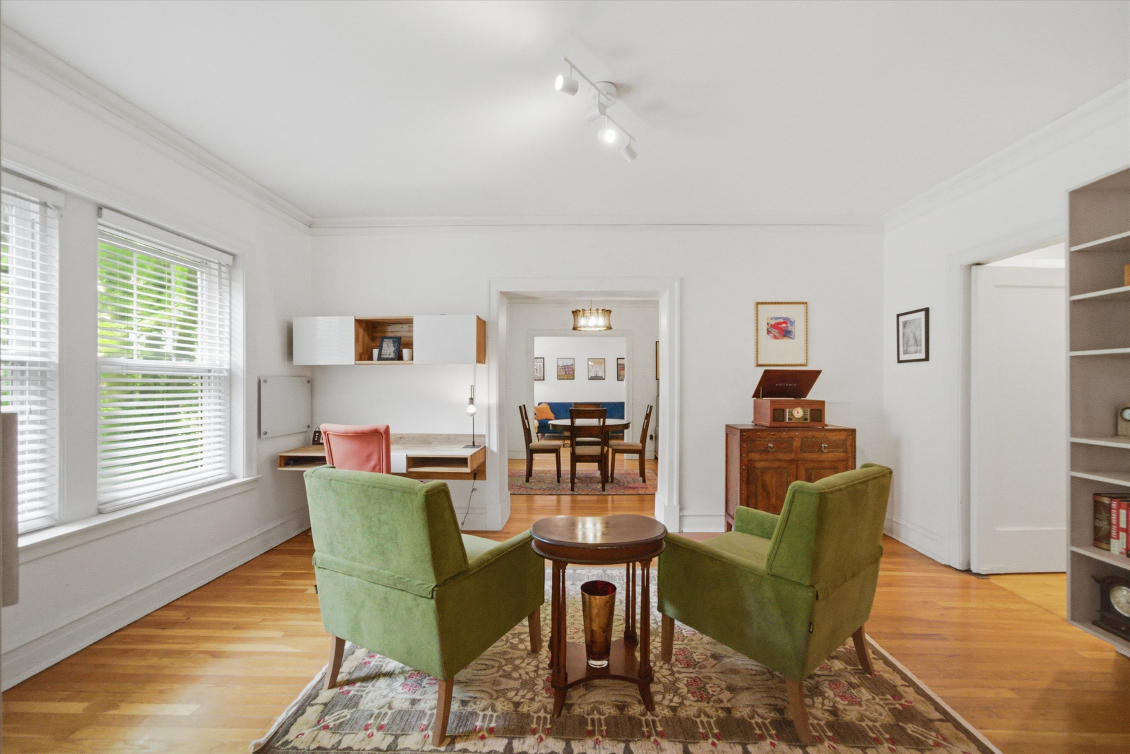 1425 W Summerdale Avenue Unit: 2AB
