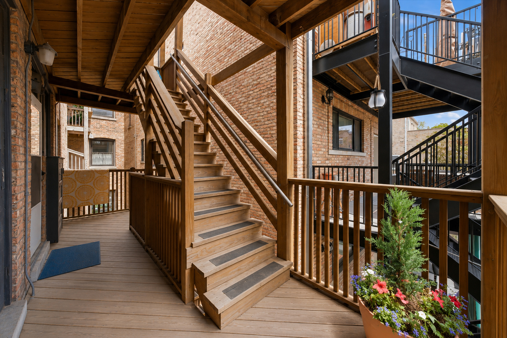 1425 W Summerdale Avenue Unit: 2AB