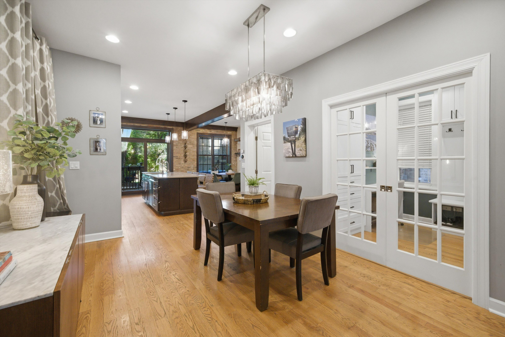 706 S Ada Street