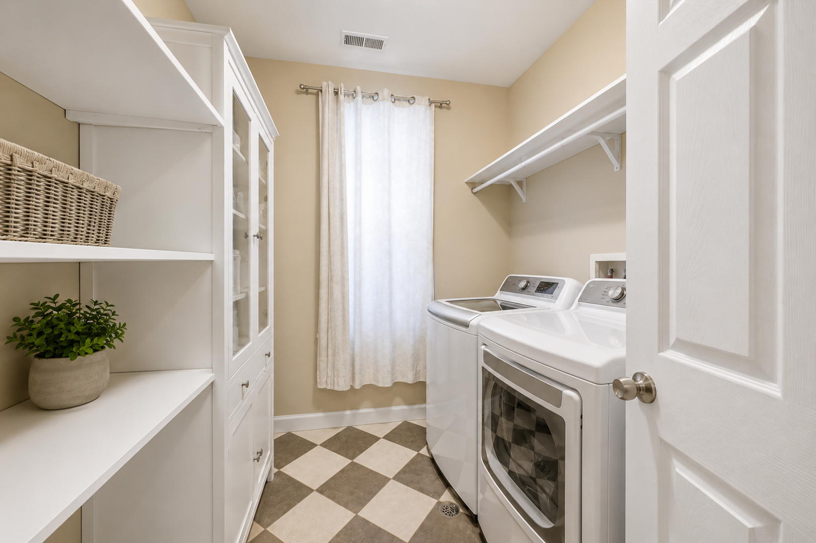 706 S Ada Street