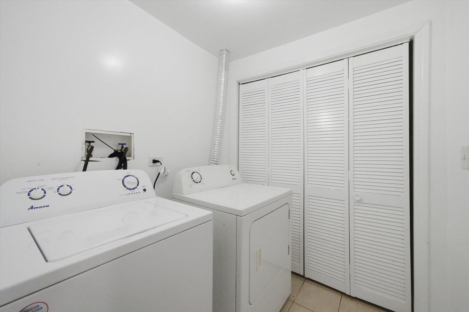 2249 W Monroe Street Unit: G