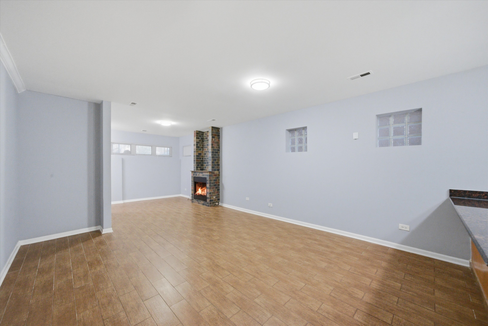 2249 W Monroe Street Unit: G