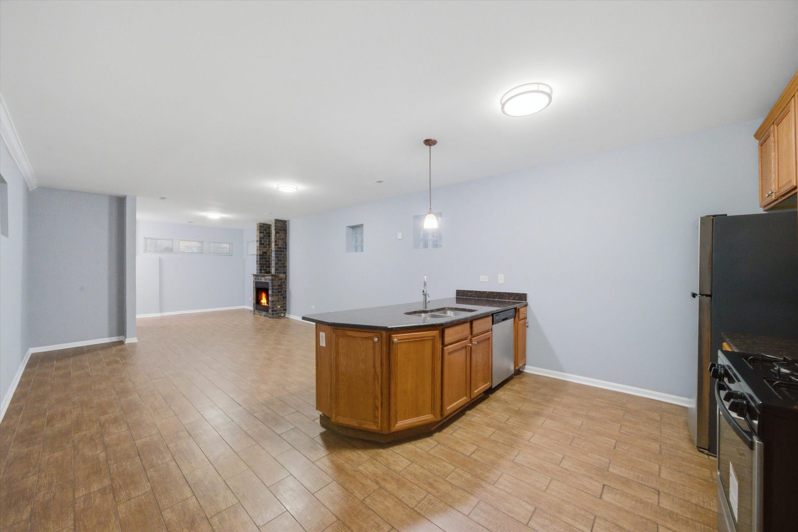 2249 W Monroe Street Unit: G