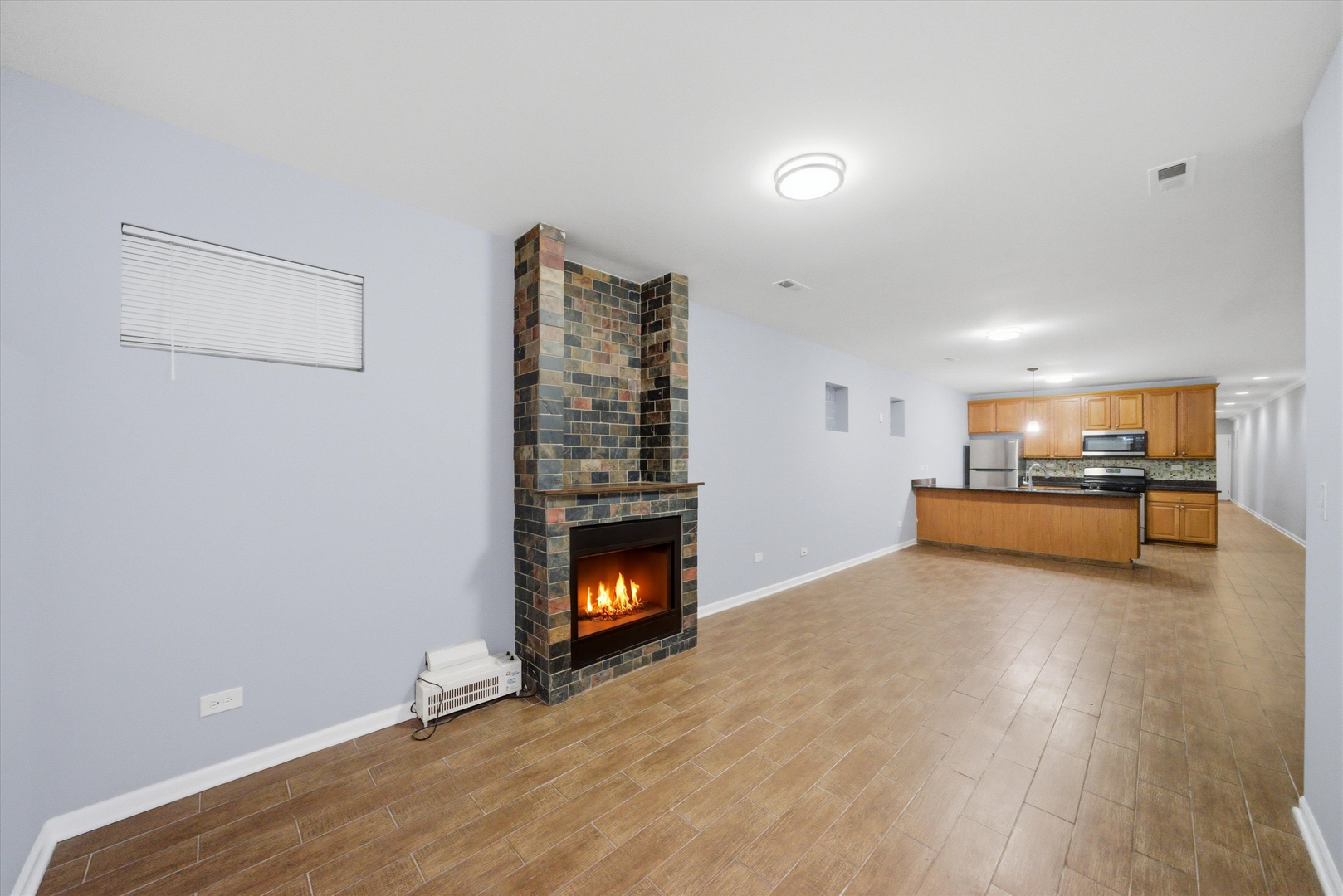 2249 W Monroe Street Unit: G