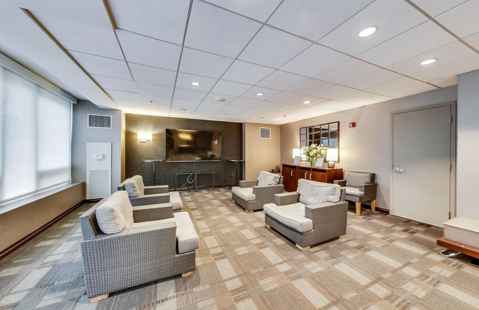 33 W Ontario Street Unit: 29I