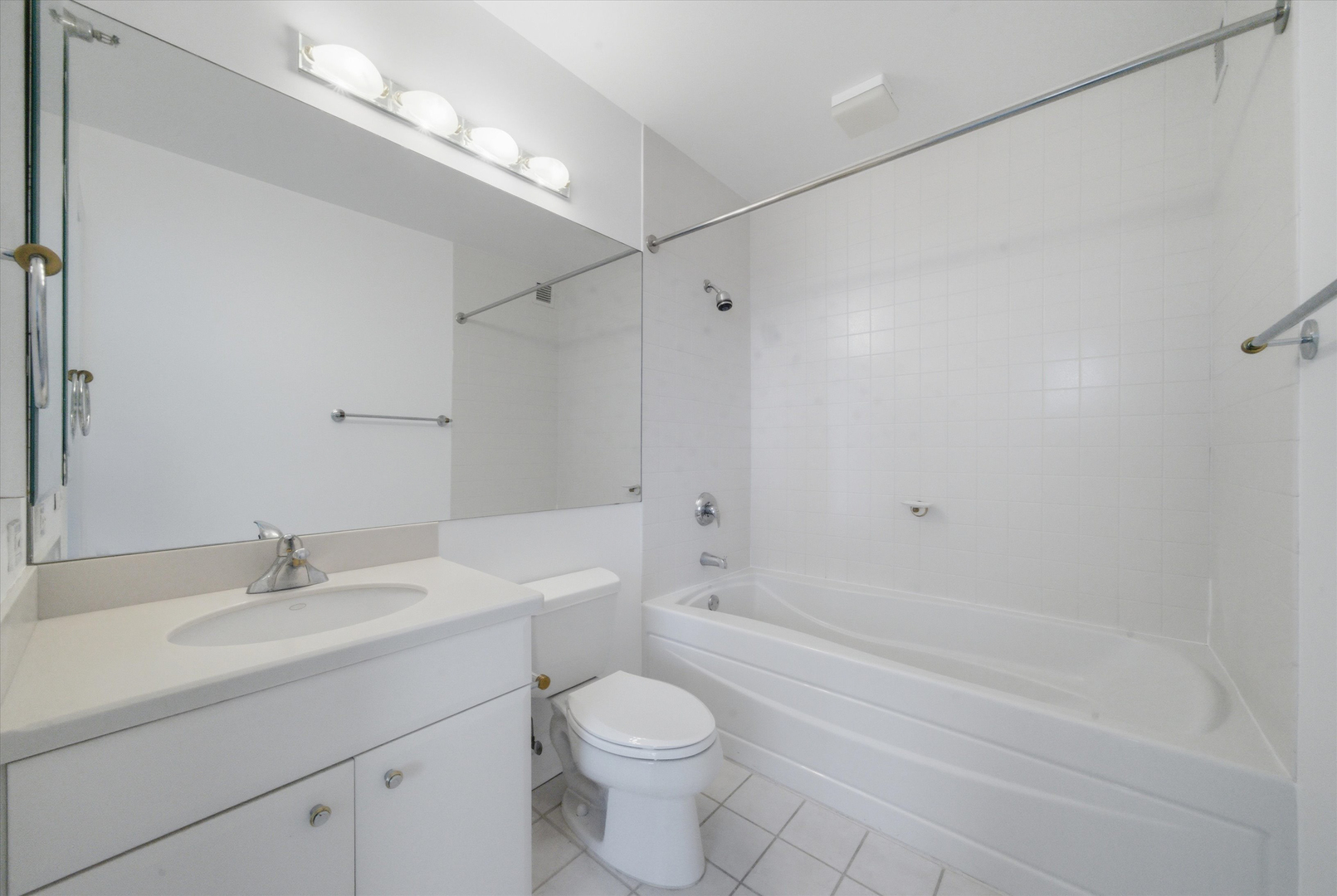 33 W Ontario Street Unit: 29I