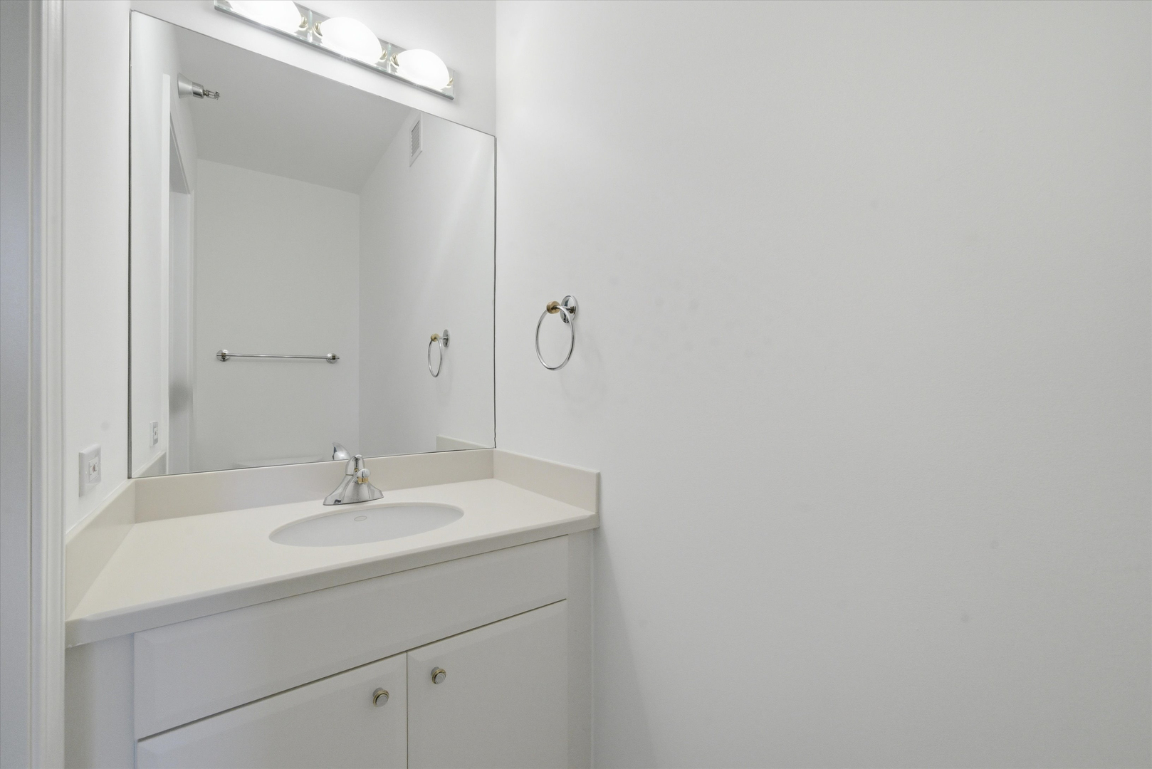 33 W Ontario Street Unit: 29I