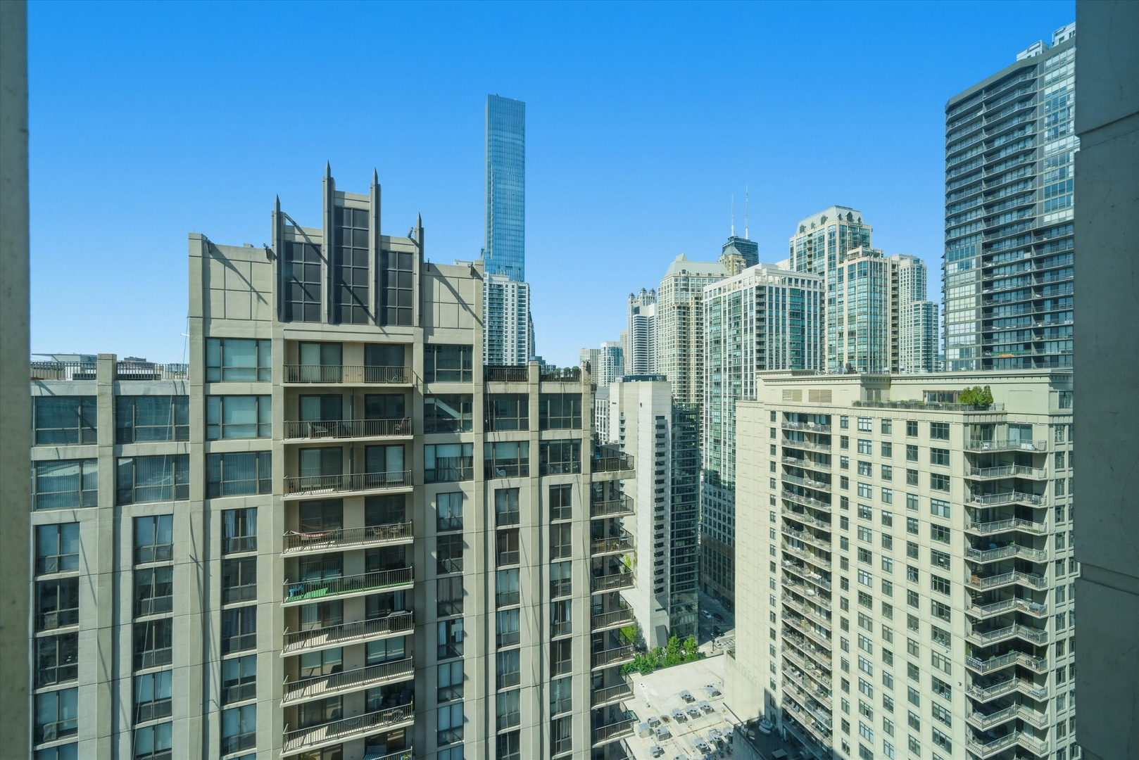 33 W Ontario Street Unit: 29I