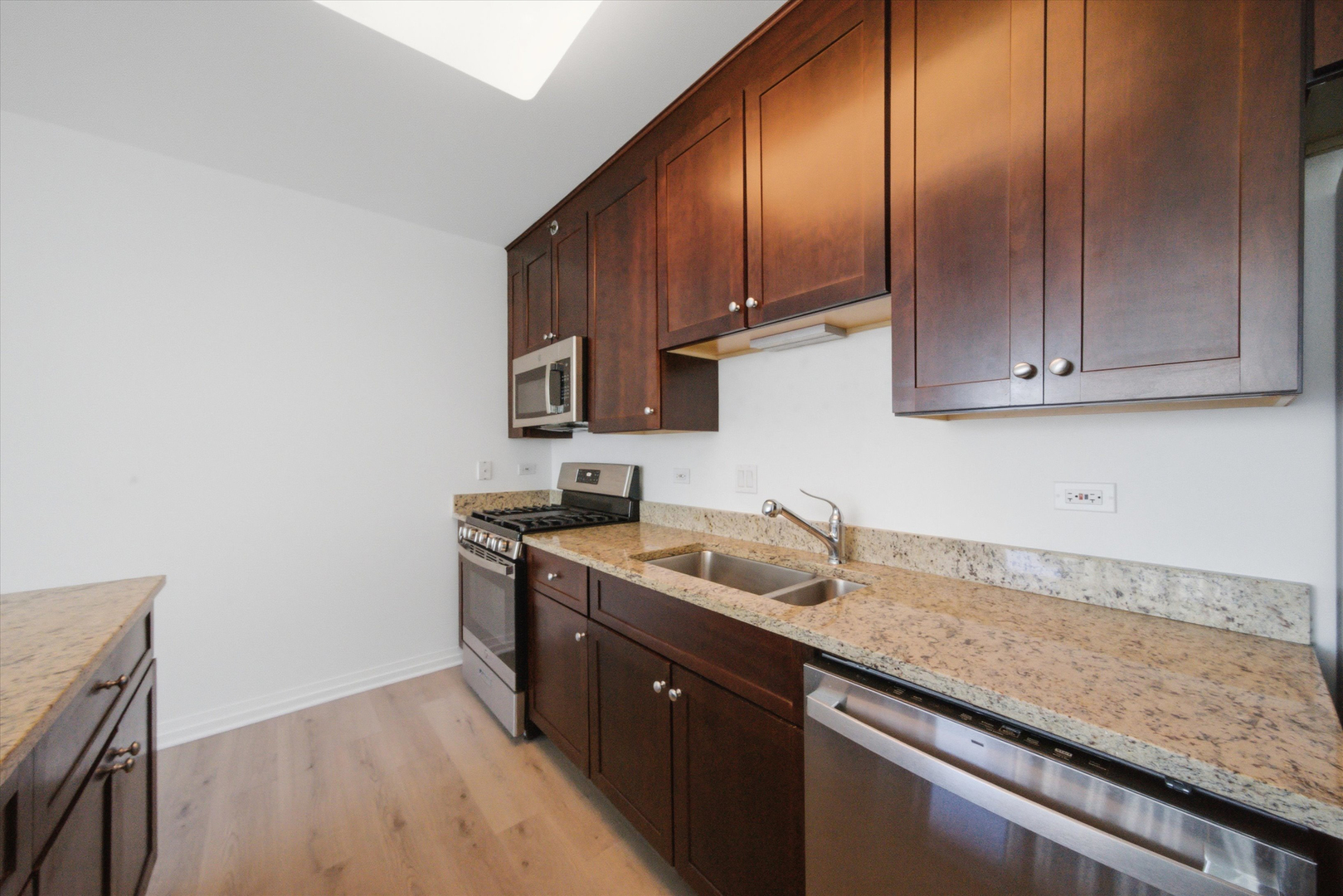 33 W Ontario Street Unit: 29I