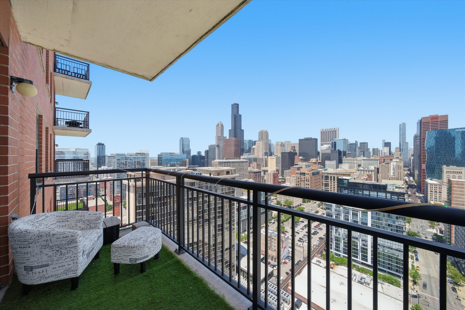 41 E 8TH Street Unit: 2901