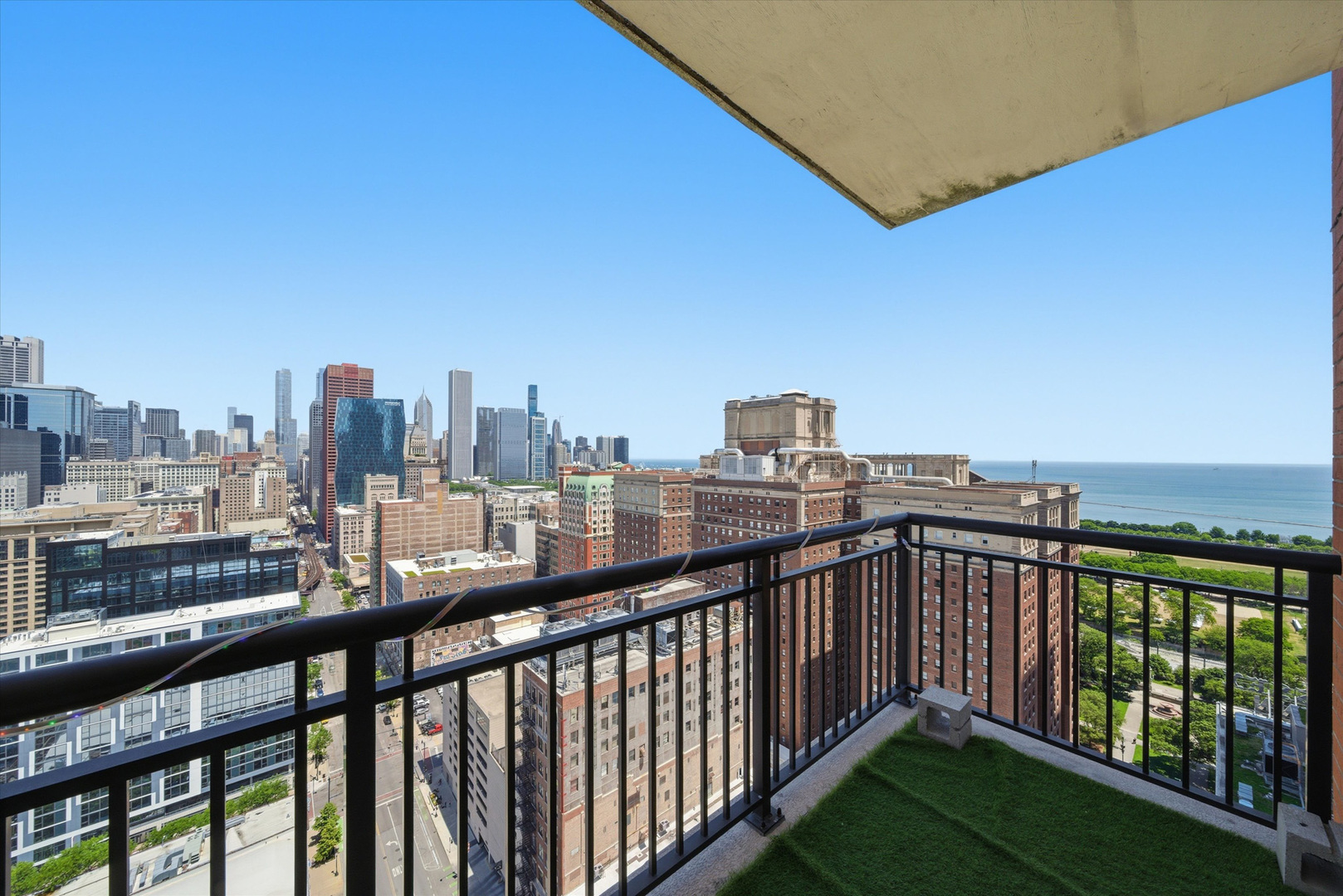41 E 8TH Street Unit: 2901