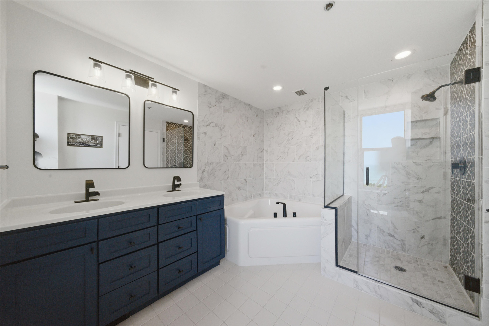 41 E 8TH Street Unit: 2901